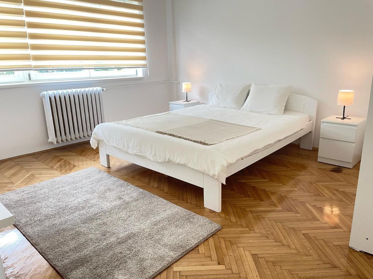 The Blue Velvet Apartment Beograd Bagian luar foto
